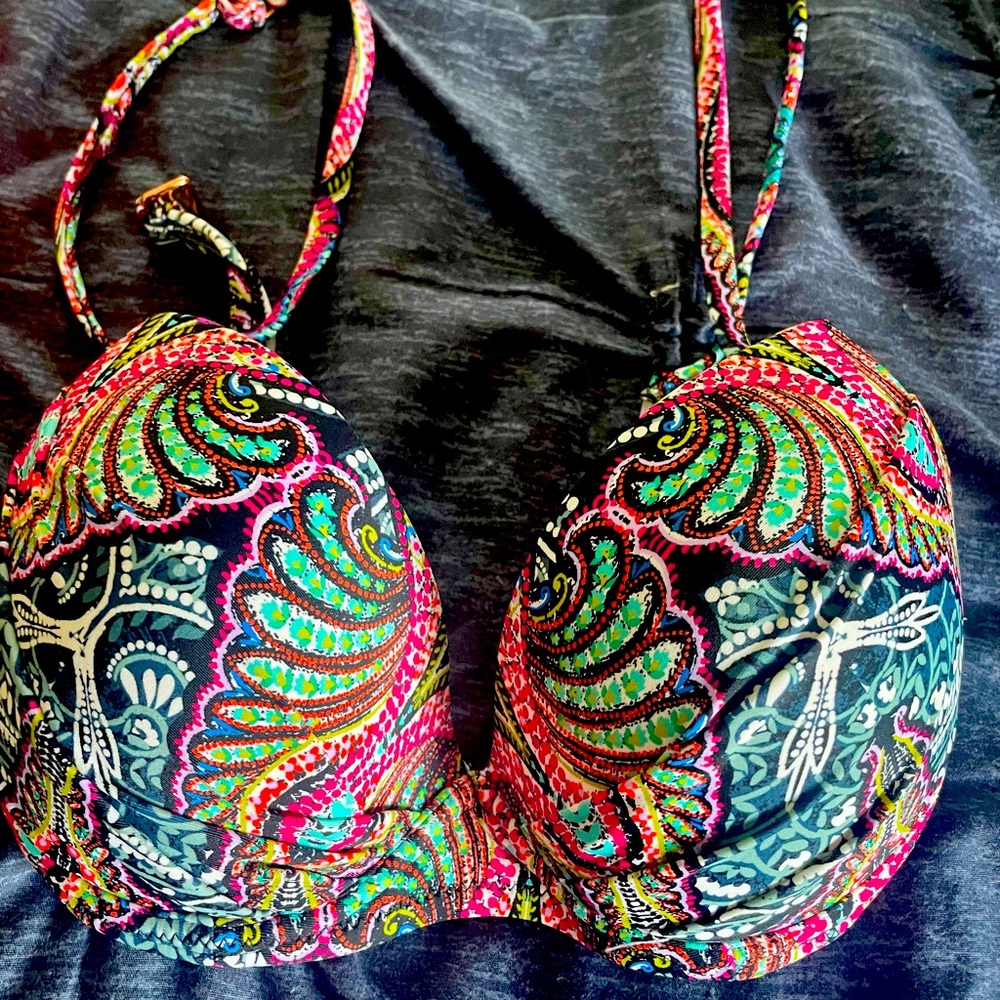 Raisins Bikini Colorful Print Top. Size small